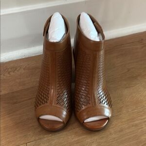 Brand New Vince CAMUTO Size 6 Brown Peep-Toe Ankle Boots